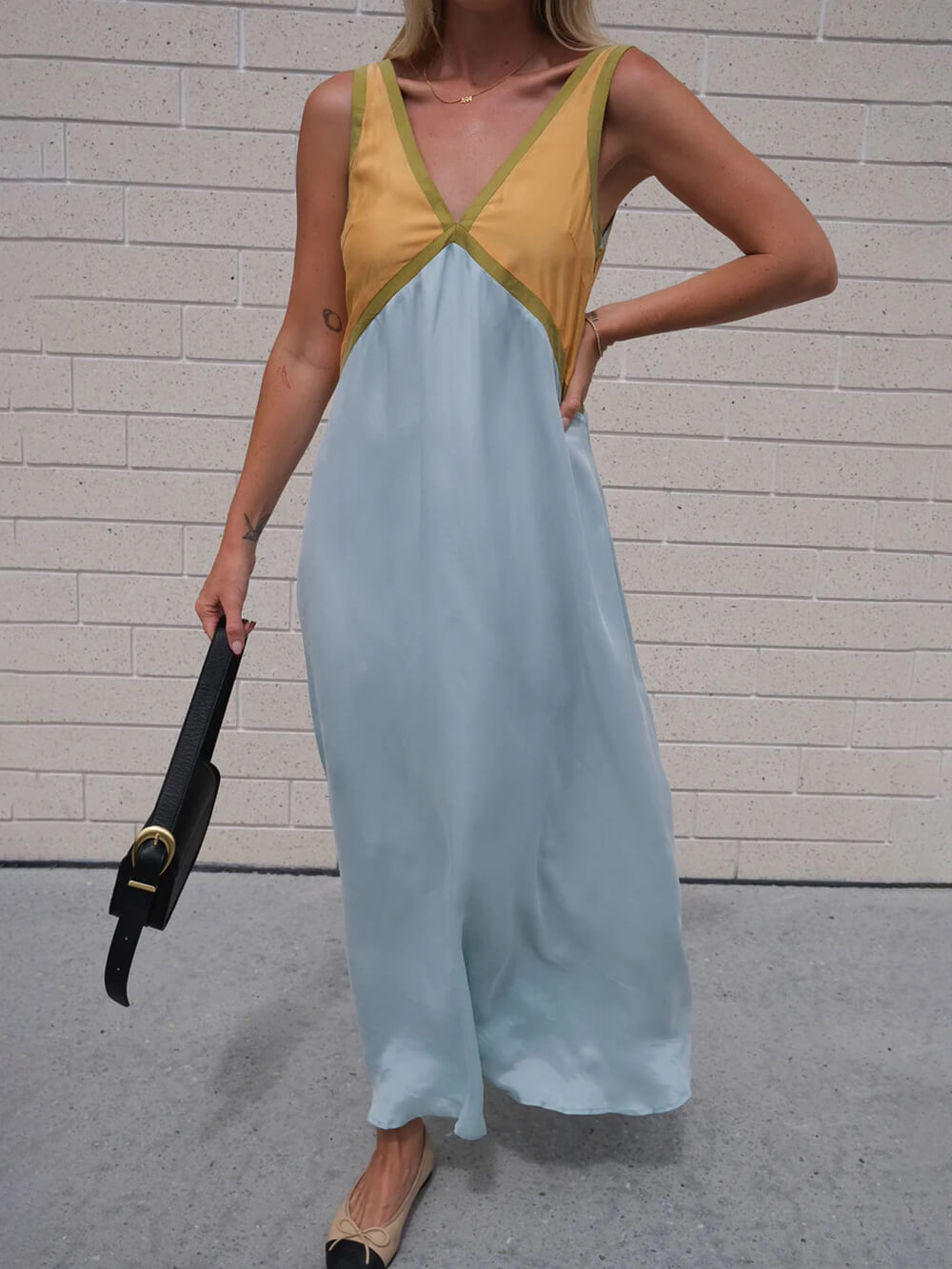 V-neck Contrasting Color Splicing Chic Dress - Riviera London