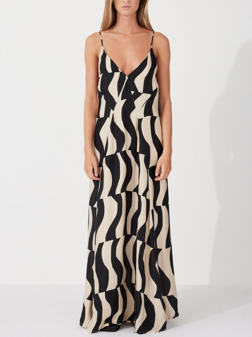 Relaxed Fit Scooped Back Style Maxi Dress - Riviera London