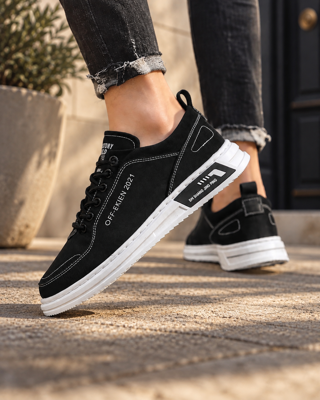 Vance Leather Sneakers