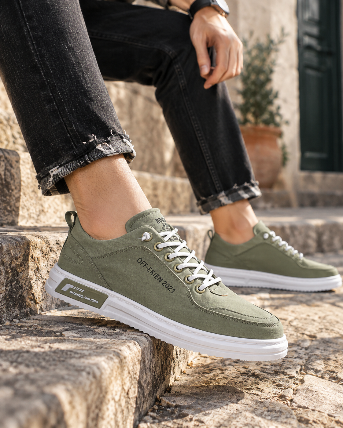 Vance Leather Sneakers